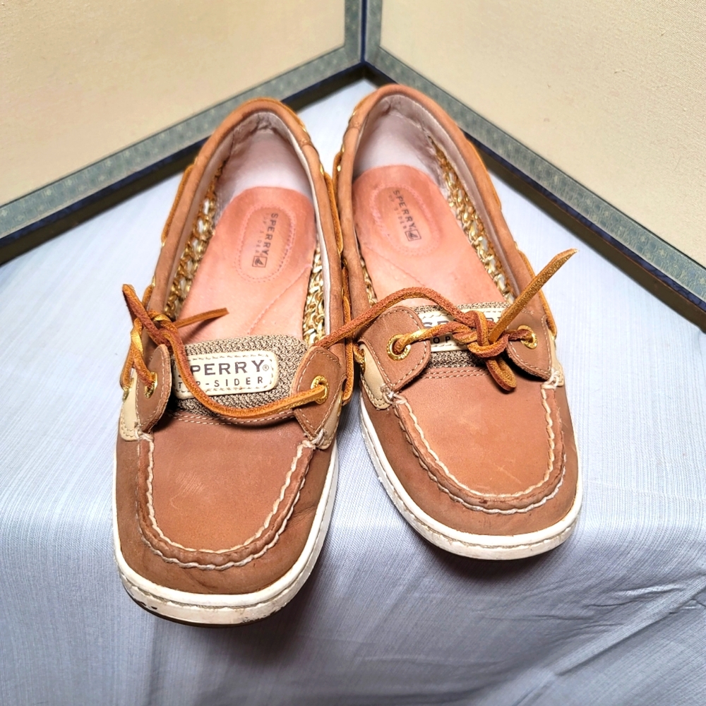 Pre-loved.  Sperry Top-Sider Loafers.  Size 7M.  (312)